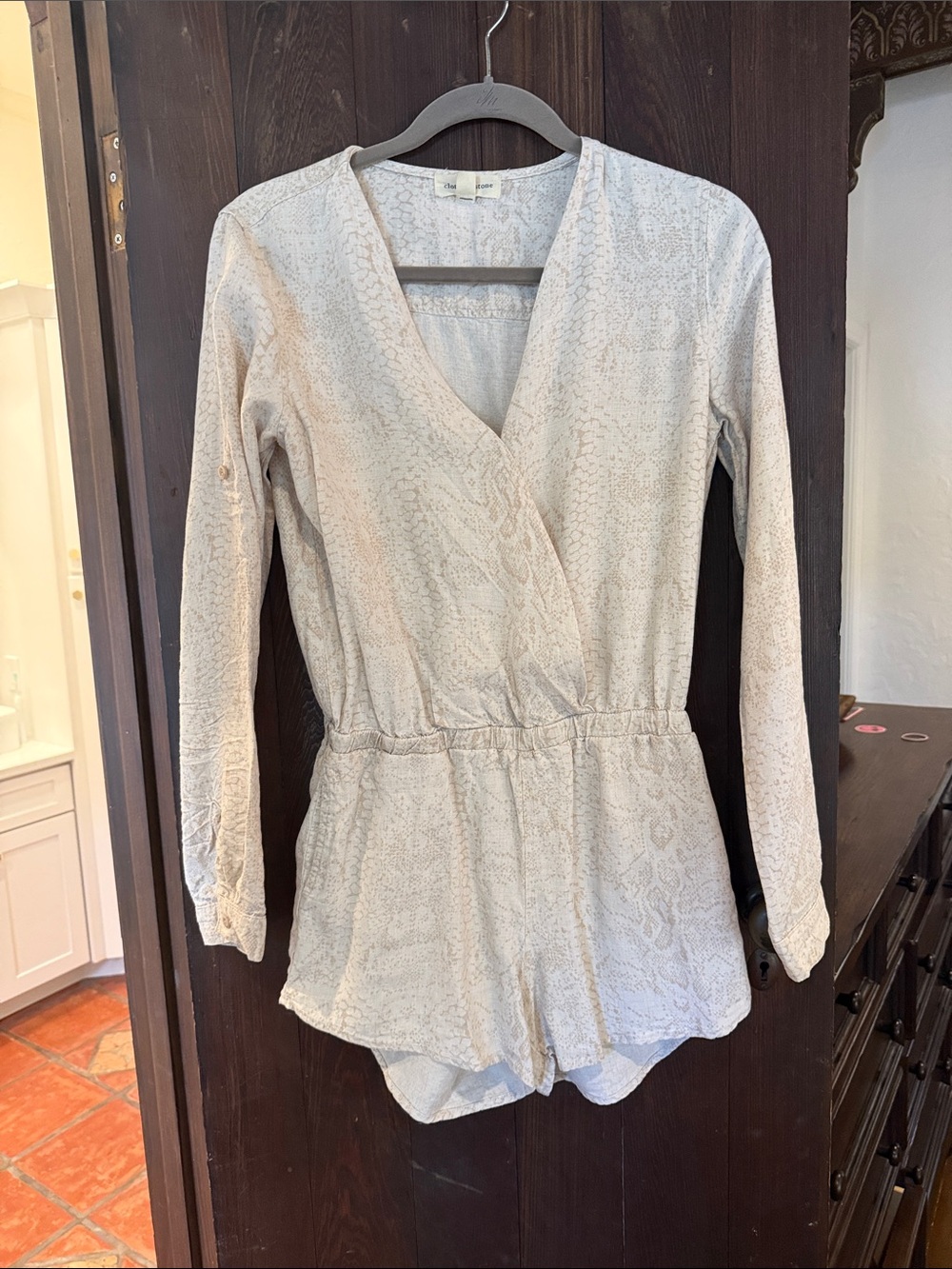 cloth & stone Cream Snake-Print Long-Sleeve Romper